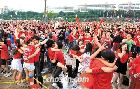 サッカーW杯：夜が明けるころ、喜びで一つになった韓国-画像